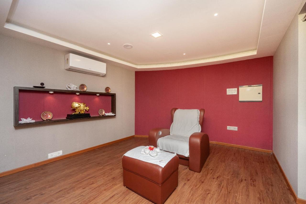 Capital O 6229 Ilara Hotels And Resorts Siruseri Екстериор снимка