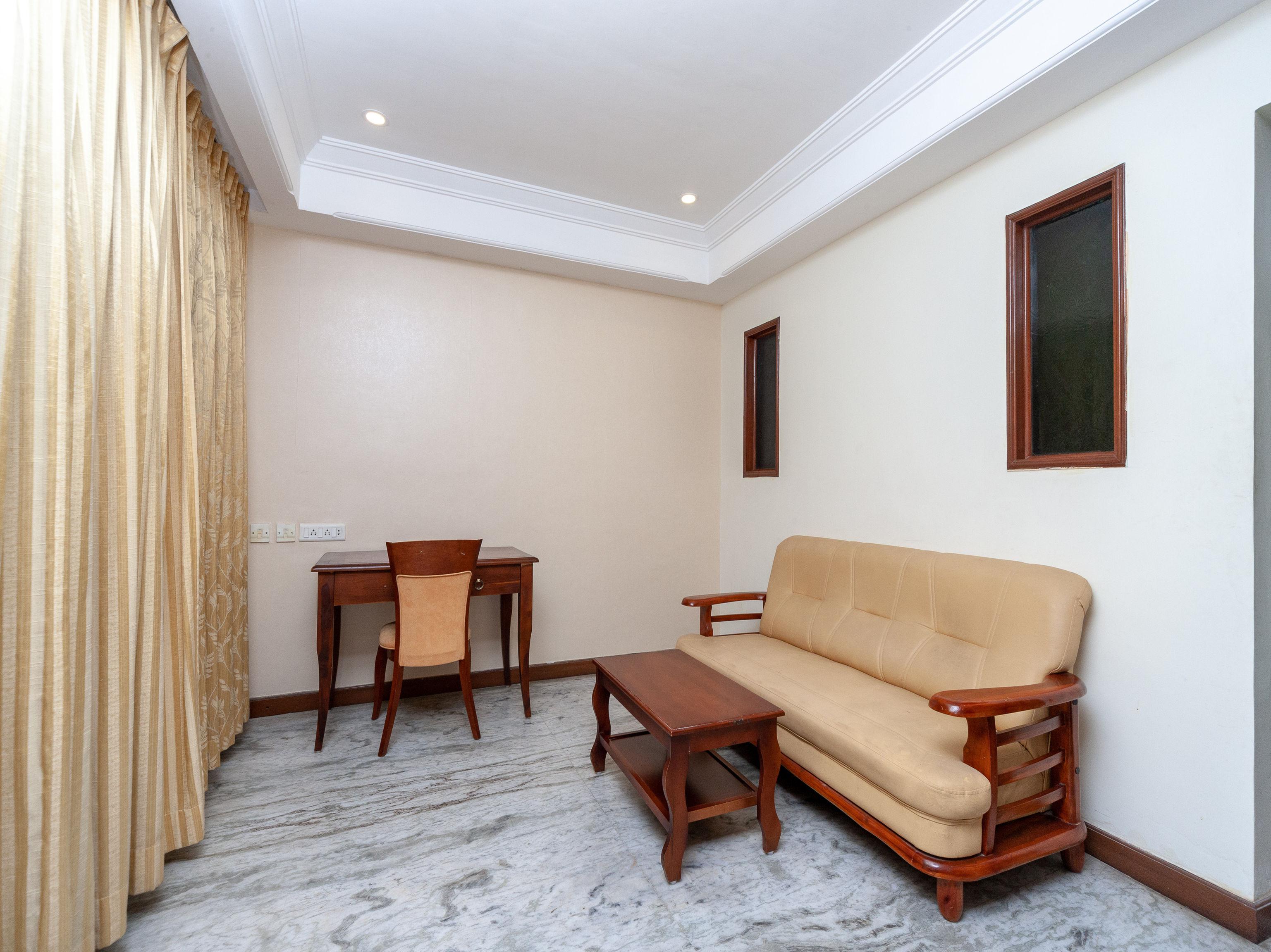 Capital O 6229 Ilara Hotels And Resorts Siruseri Екстериор снимка