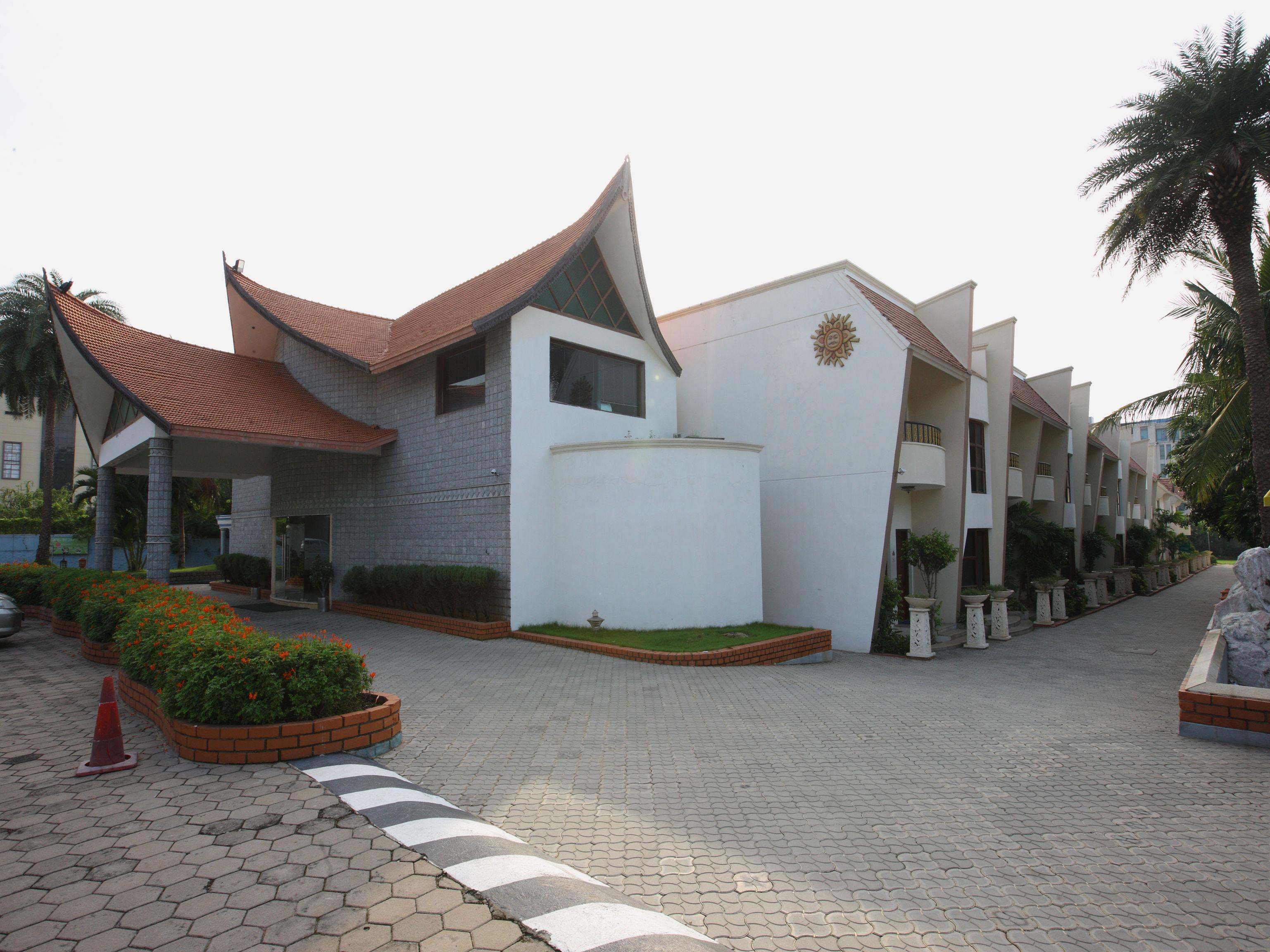 Capital O 6229 Ilara Hotels And Resorts Siruseri Екстериор снимка